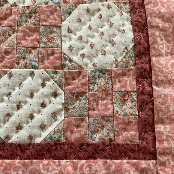 Hand Quilted 10” x 10” Square - Picture 3 of 4